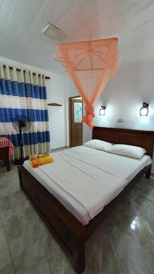 Guesthouse Kind And Love Хіккадува Екстер'єр фото