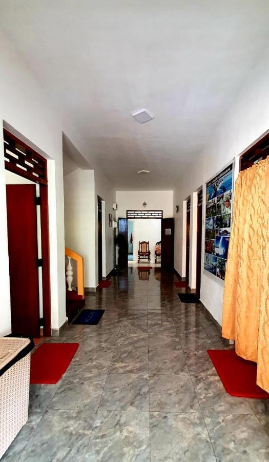 Guesthouse Kind And Love Хіккадува Екстер'єр фото