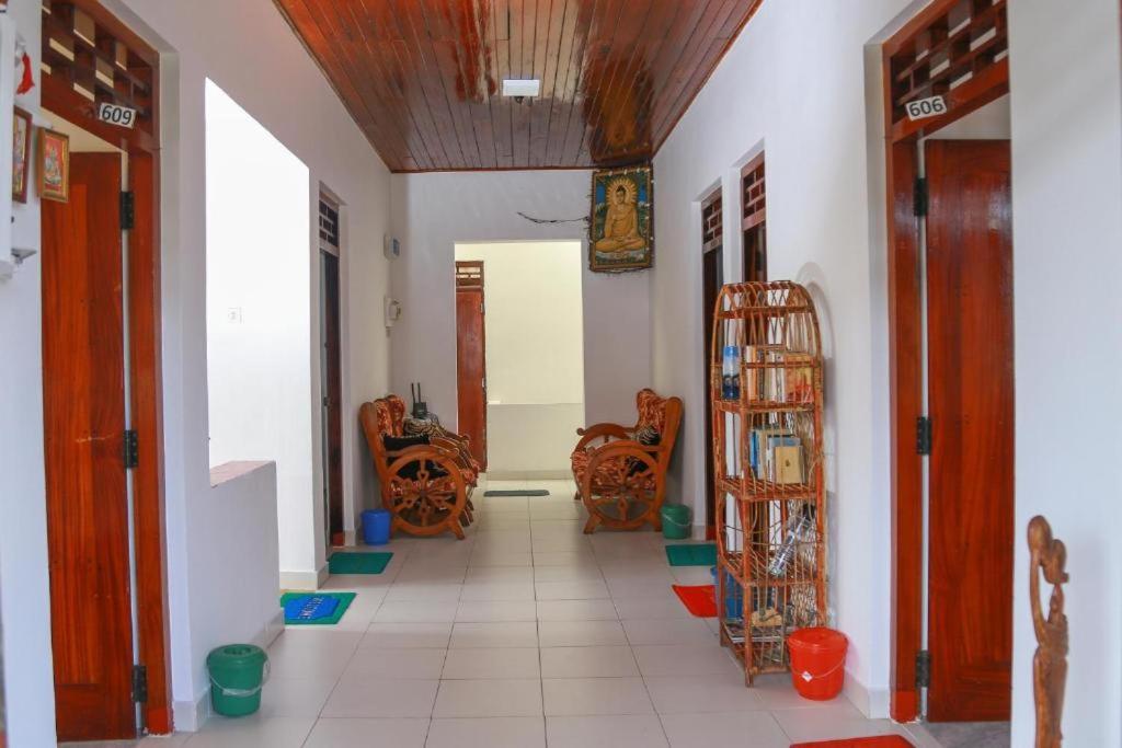 Guesthouse Kind And Love Хіккадува Екстер'єр фото