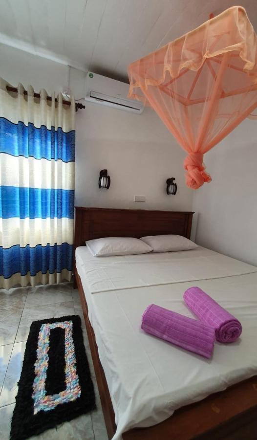 Guesthouse Kind And Love Хіккадува Екстер'єр фото