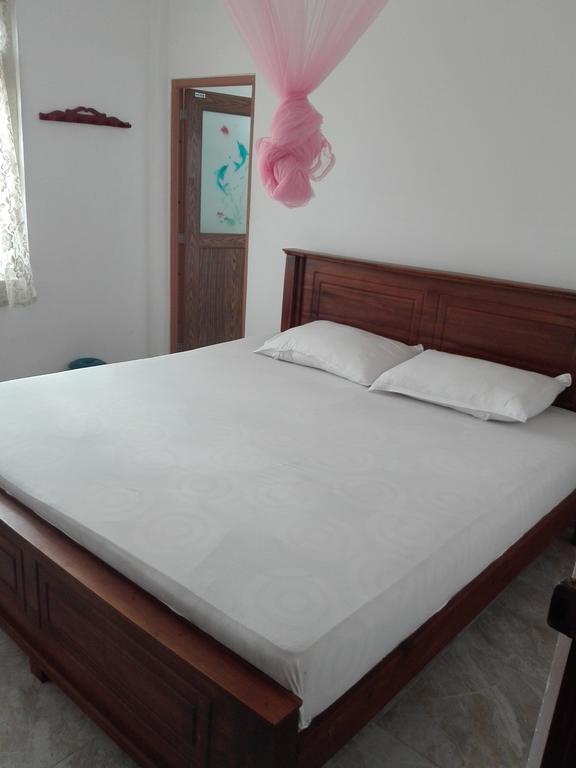 Guesthouse Kind And Love Хіккадува Екстер'єр фото