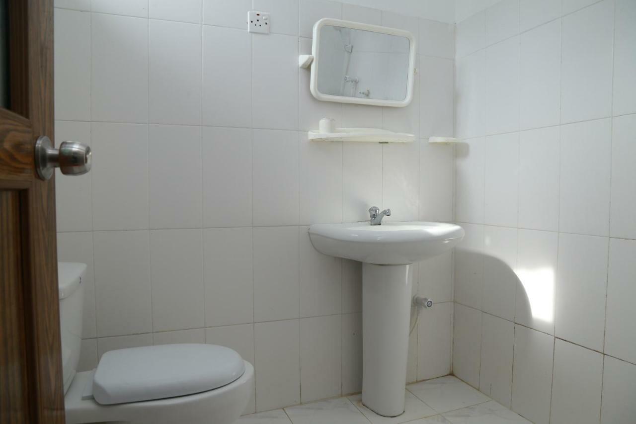 Guesthouse Kind And Love Хіккадува Екстер'єр фото